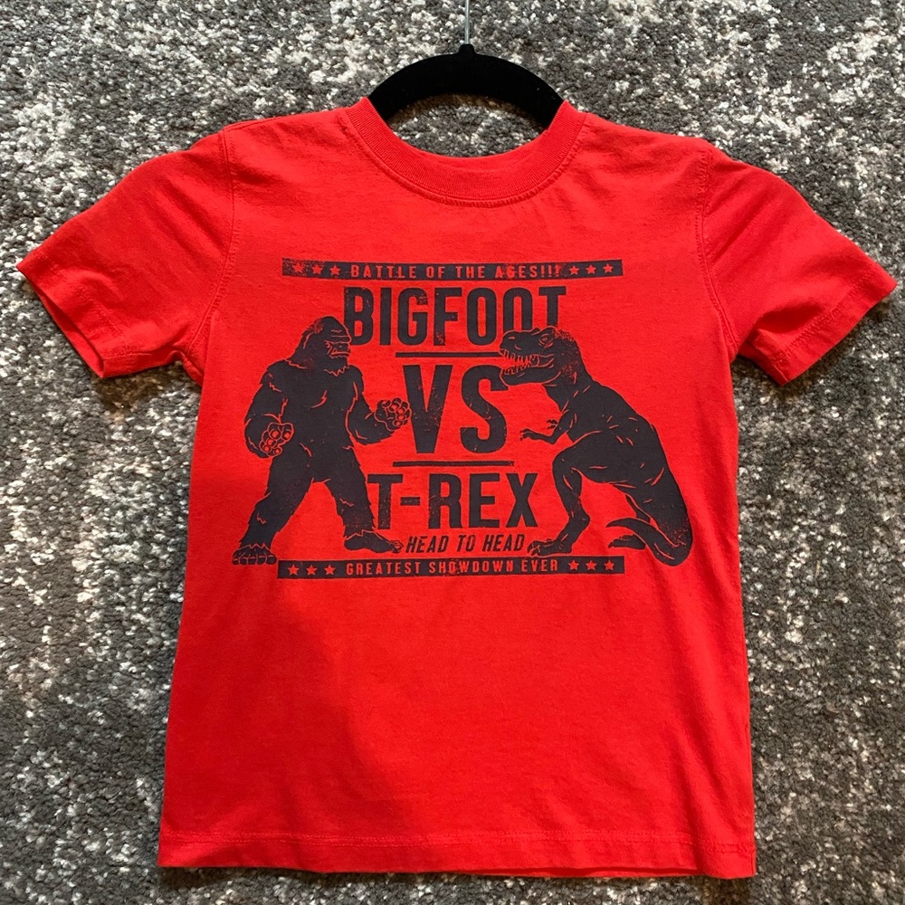 GapKids Boys XS Red Bigfoot vs T-Rex Short-sleeve T shirt